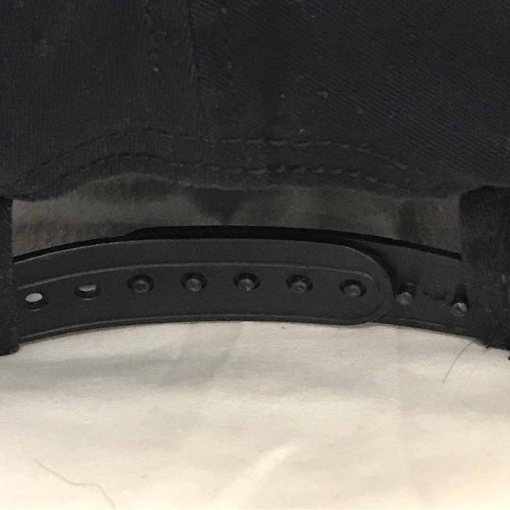 Under Armour Adjustable Snapback Black Freedom Ba… - image 8